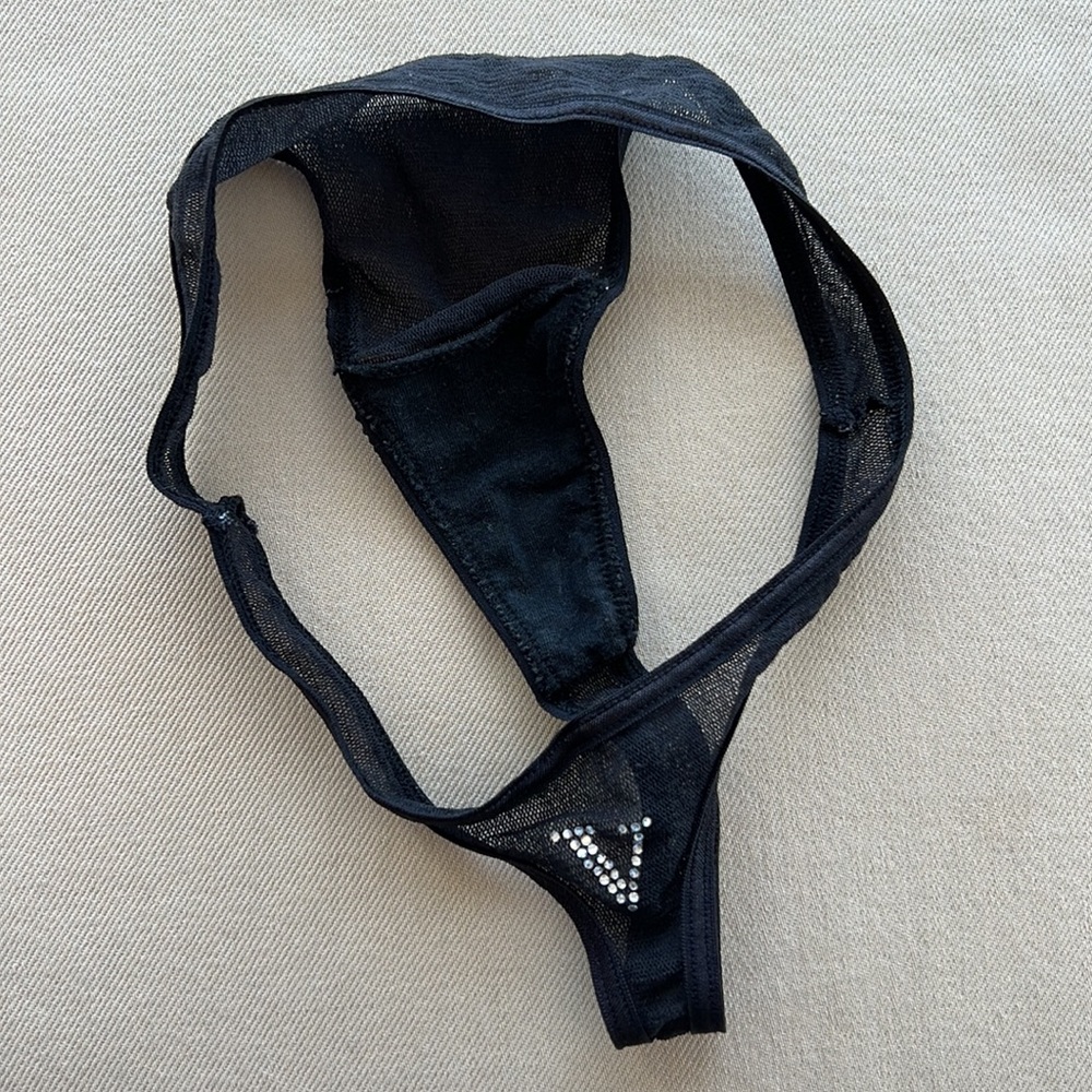 Victoria’s Secret Crystal V Mesh Thong - Picture 5 of 6